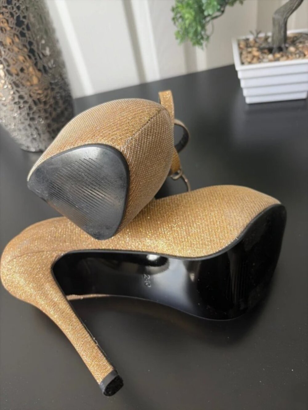 High heels - Picture 4 of 5